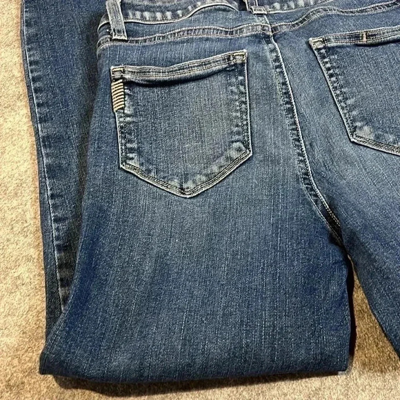 Paige  Hoxton crop 25*24 Medium Wash. - Picture 7 of 10